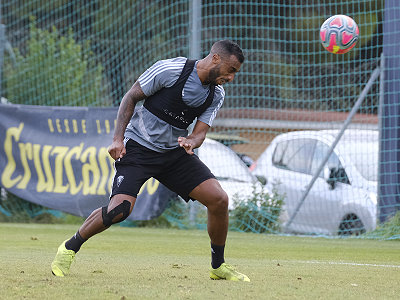 Entrenamiento del Cadiz. En la imagen, Akapo . Cadiz training session. In this picture, Akapo. PUBLICATIONxINxGERxSUIxAU
