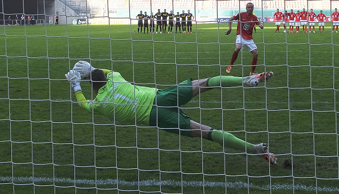 Muss sich Meyer gegen Nürnberg strecken?