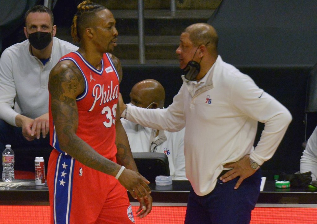 Können Howard & Rivers mit ihren 76ers die Nuggets in die Knie zwingen?