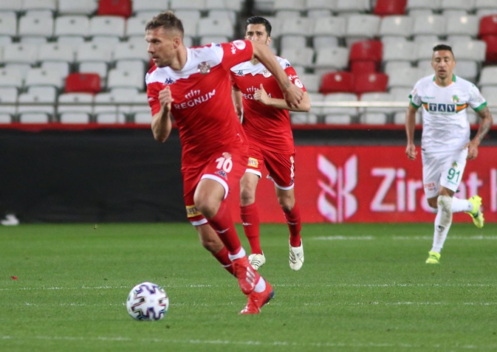 Schießt Podolski Antalyaspor zum Sieg gegen Ex-Verein Galatasaray?