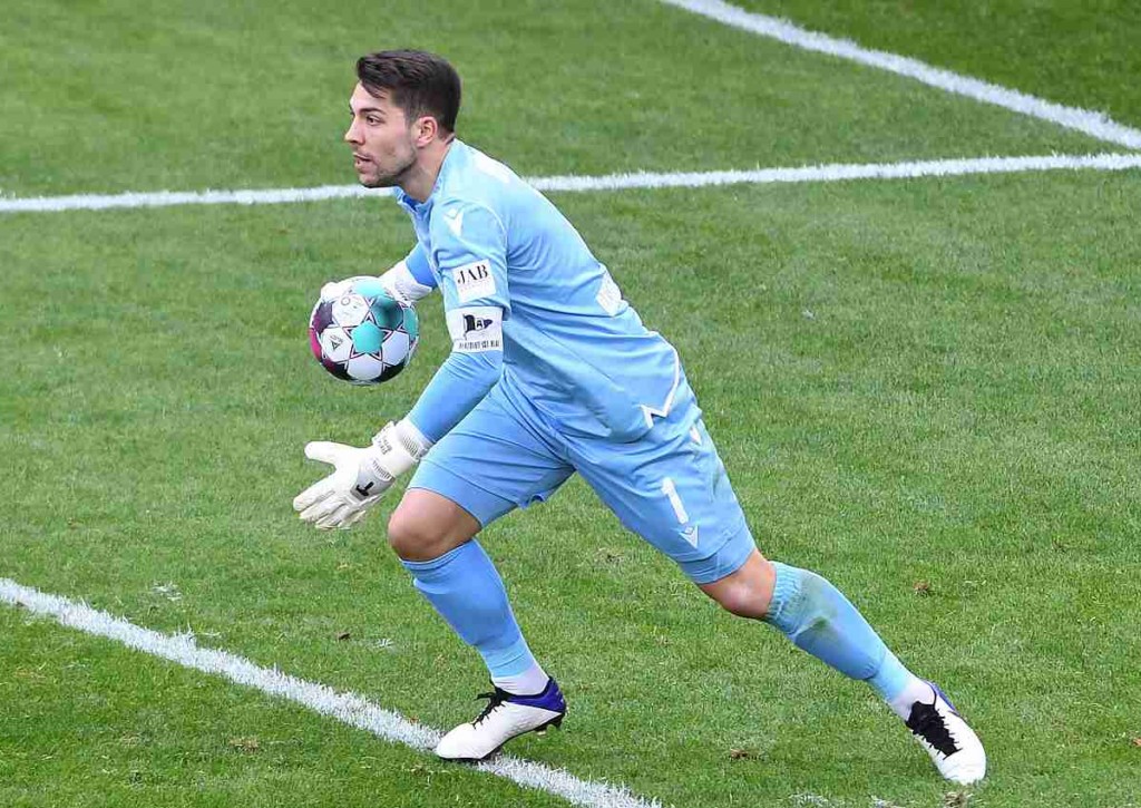 Muss Bielefeld-Keeper Ortega gegen Augsburg hinter sich greifen? © IMAGO / Revierfoto, 03.04.2021 Augsburg Bielefeld Tipp