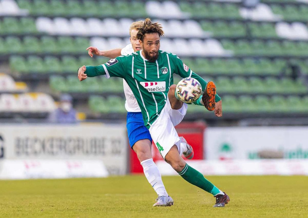 Wie schlägt sich Akono gegen Kaiserslautern? © IMAGO / Agentur 54 Grad, 03.03.2021 Lübeck Kaiserslautern Tipp