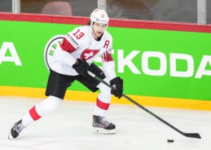 Setzt Hischier mit der Schweiz gegen Schweden den Erfolgslauf bei der Eishockey WM fort? © IMAGO / Just Pictures, 23.05.2021 Setzt Hischier mit der Schweiz gegen Schweden den Erfolgslauf bei der Eishockey WM fort?
