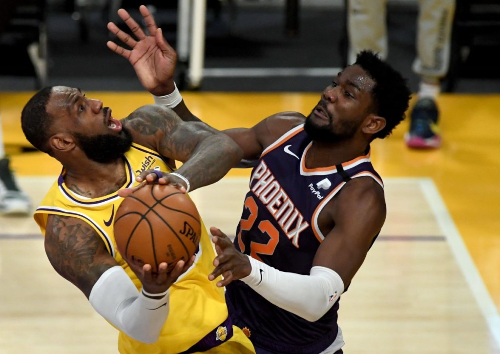 Dominiert DeAndre Ayton von den Suns auch Spiel 2 gegen die Lakers mit LeBron James?