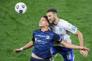 Kann Dynamo (im Bild: Ivan Ordets) seine Auswärtsbilanz bei Rostov (im Bild: David Tosevski) aufbessern? © IMAGO / ITAR-TASS, 19.08.2020 Rostov Dynamo Moskau Tipp