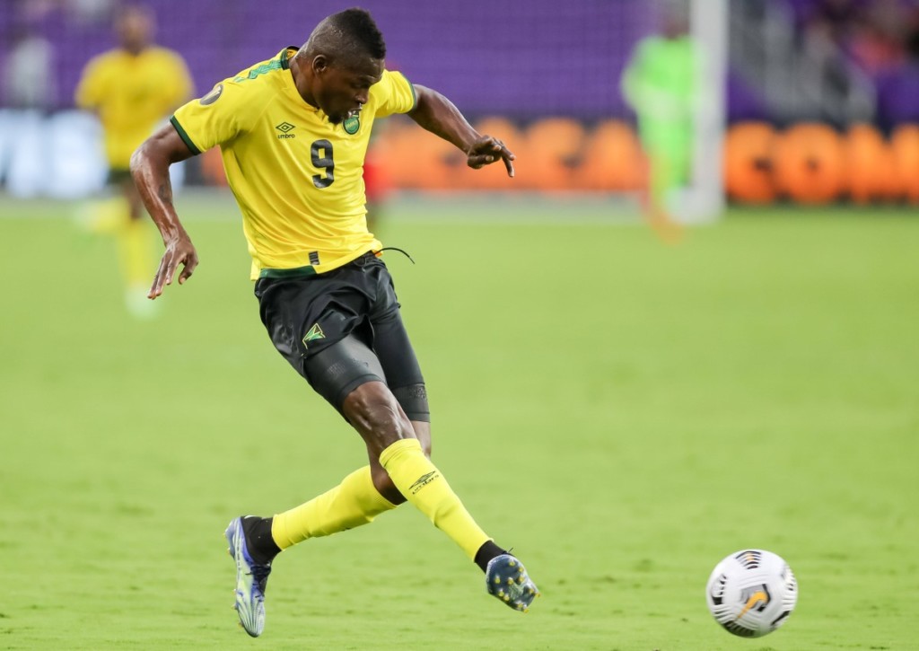 Führt Cory Burke Jamaika gegen Guadeloupe zum zweiten Sieg im zweiten Spiel?