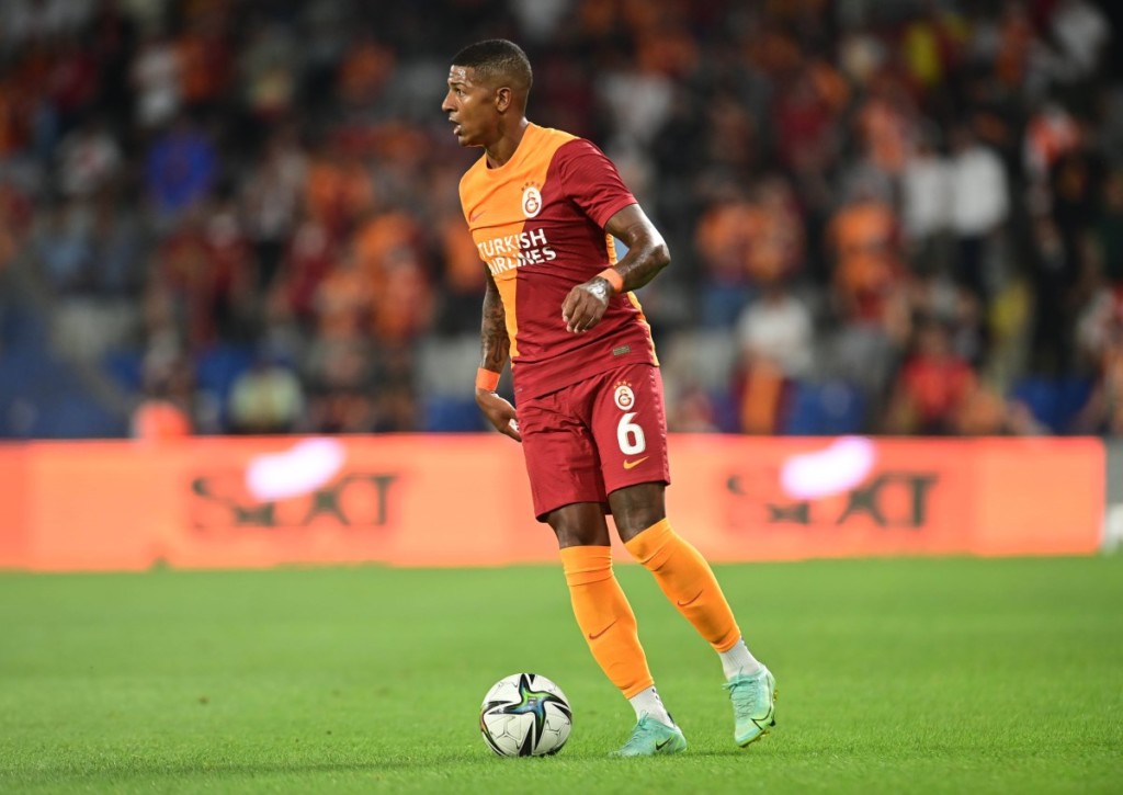 Blamiert sich Galatasaray (im Bild: Patrick van Aanholt) bei St. Johnstone in Schottland?