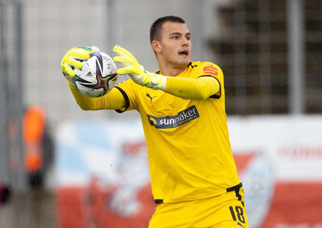 Muss Schreiber gegen Braunschweig hinter sich greifen? © IMAGO / Oryk HAIST, 01.08.2021 Halle Braunschweig Tipp