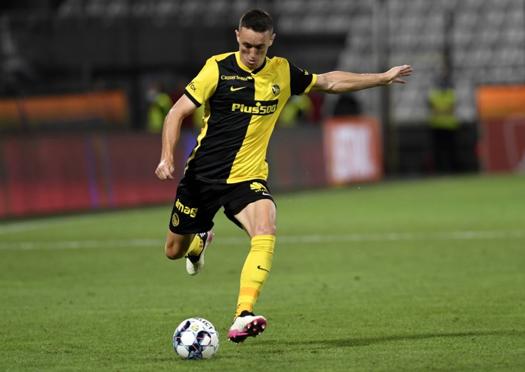 Auf den FC Sion wartet gegen die Young Boys (im Bild: Michel Aebischer) die nächste Mammutaufgabe