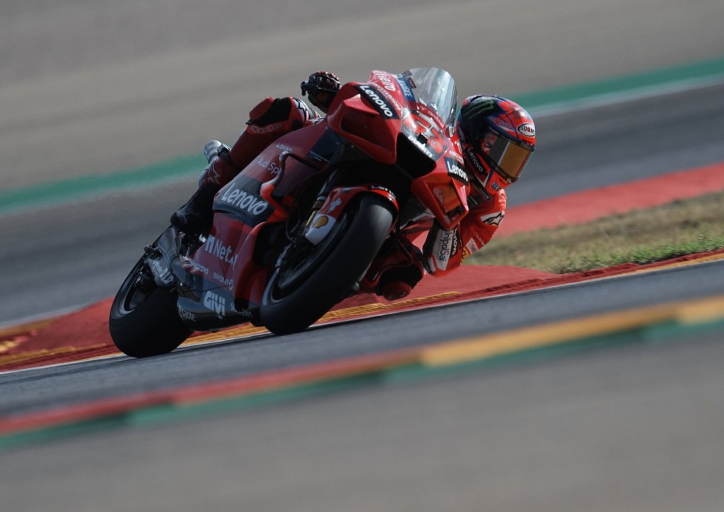 Holt sich Francesco Bagnaia beim Moto GP in Aragonien den Sieg? © IMAGO / NurPhoto, 10.09.2021 Holt sich Francesco Bagnaia beim Moto GP in Aragonien den Sieg?