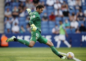 Kann Diego Lopez für Espanyol Barcelona gegen Cadiz hinten die Null halten? © IMAGO / NurPhoto, 03.10.2021 Kann Diego Lopez für Espanyol Barcelona gegen Cadiz hinten die Null halten?