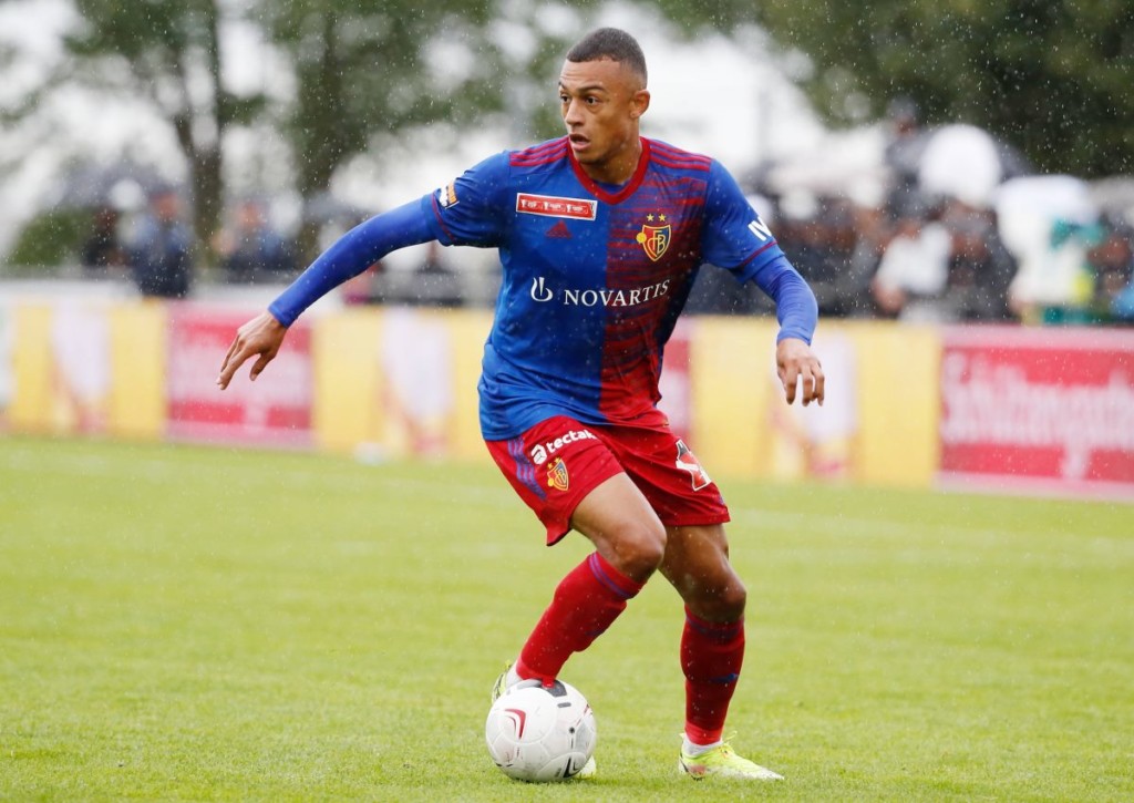 Siegt der FC Basel (im Bild: Dan Ndoye) auch zuhause gegen Lugano?