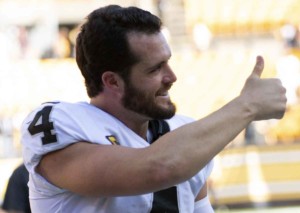 Wie gut schlagen sich Carr und die Raiders gegen Los Angeles? © IMAGO / UPI Photo, 19.09.2021 Los Angeles Chargers Las Vegas Raiders Tipp