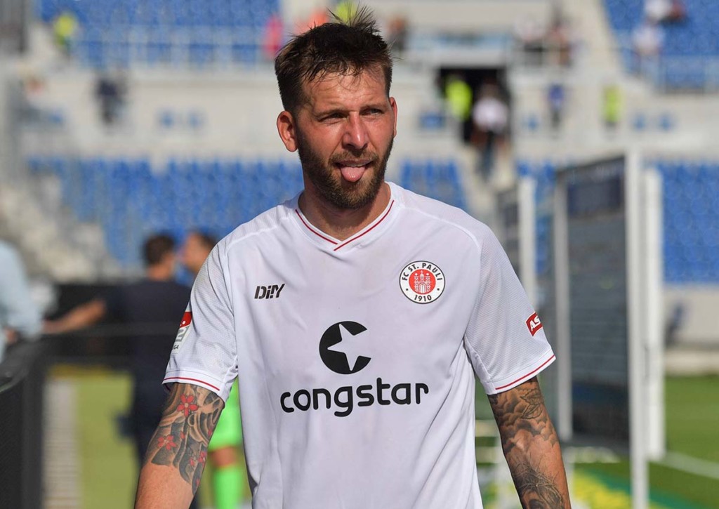Schnappt sich St. Pauli (im Bild: Guido Burgstaller) gegen Dynamo Dresden den nächsten Sieg? © IMAGO / Jan Huebner, 25.09.2021 St. Pauli Dynamo Dresden Tipp