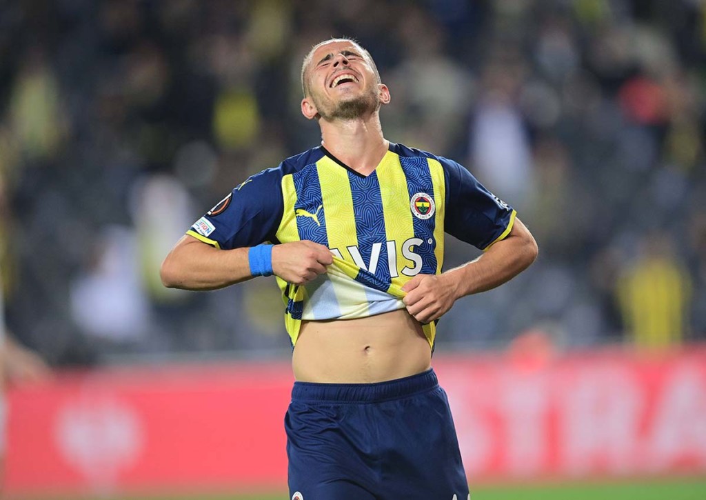 In der Türkei steigt an diesem Wochenden das Topspiel zwischen Trabzonspor und Fenerbahce (im Bild: Dimitrios Pelkas) © IMAGO / Seskim Photo, 30.09.2021 Trabzonspor Fenerbahce Tipp