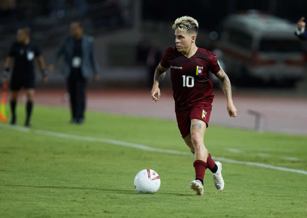 Kann Venezuela (hier im Bild: Yeferson Soteldo) den Favoriten aus Ecuador ärgern?