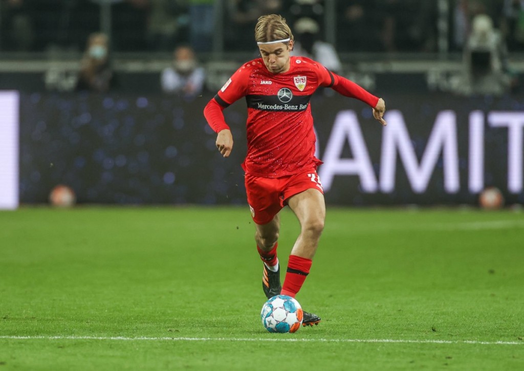 Der VfB Stuttgart (im Bild: Borna Sosa) peilt gegen Union Berlin einen wichtigen Heimsieg an.