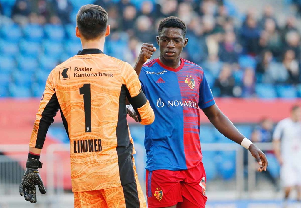 Hat Außenseiter Almaty gute Chancen gegen den fix qualifizierten FC Basel (im Bild. Lindner - Djiga)? © IMAGO / Geisser, 24.10.2021 Almaty vs. FC Basel Tipp 11 2021