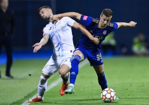 Mislav Orsic (Dinamo Zagreb) und Ivan Tomecak (HNK Rijeka) kämpfen ums Weiterkommen im kroatischen Cup. © IMAGO / Pixsell, 01.08.2021 Dinamo Zagreb Rijeka Tipp