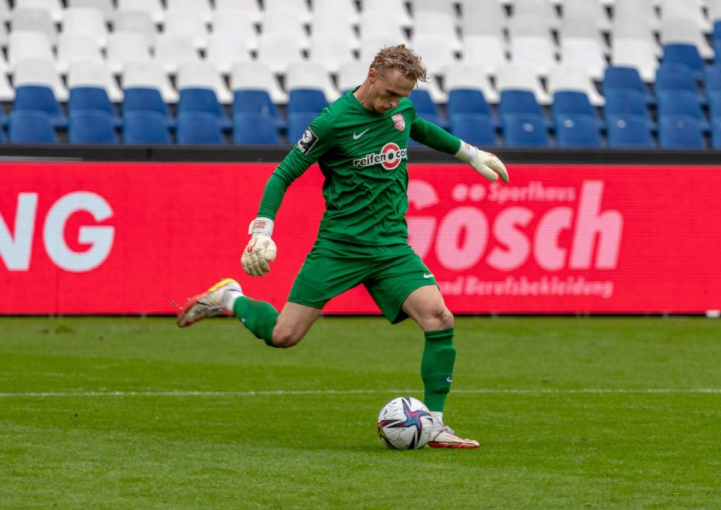 Wie oft muss Keeper Quindt vom TSV Havelse gegen Halle hinter sich greifen?