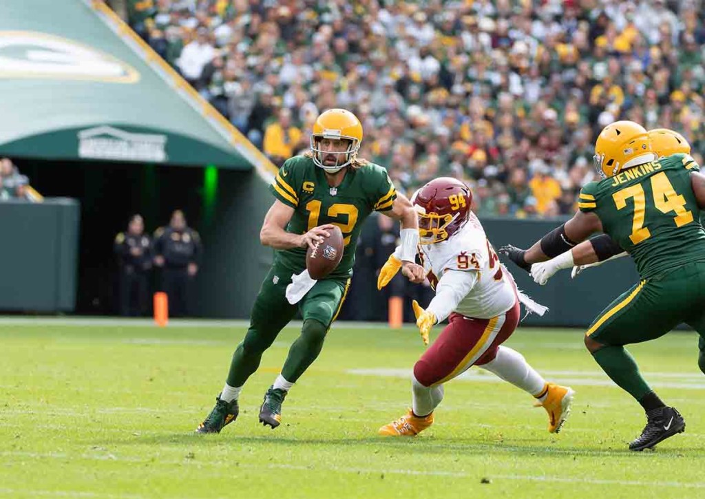 Entscheidet Aaron Rodgers das Duell der Quaterbacks für sich? © IMAGO / ZUMA Wire, 24.10.2021 Green Bay Packers Seattle Seahawks Tipp