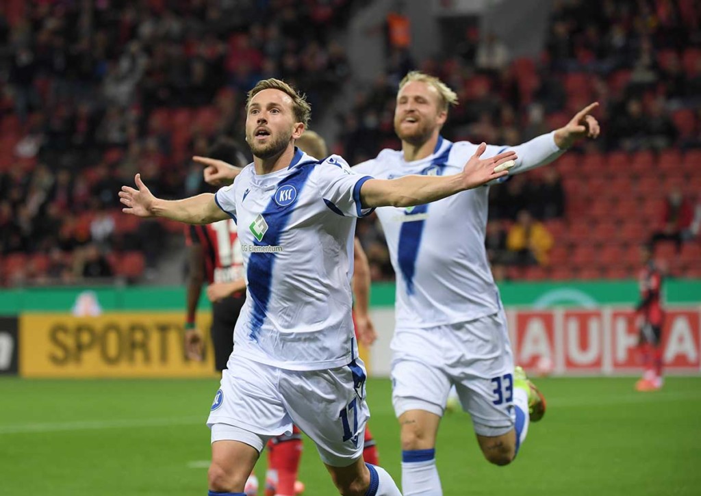 Jubeln Philipp Hofmann und Karlsruhe auch in Ingolstadt? © IMAGO / Team 2, 27.10.2021 Ingolstadt vs. Karlsruhe Tipp 11 2021