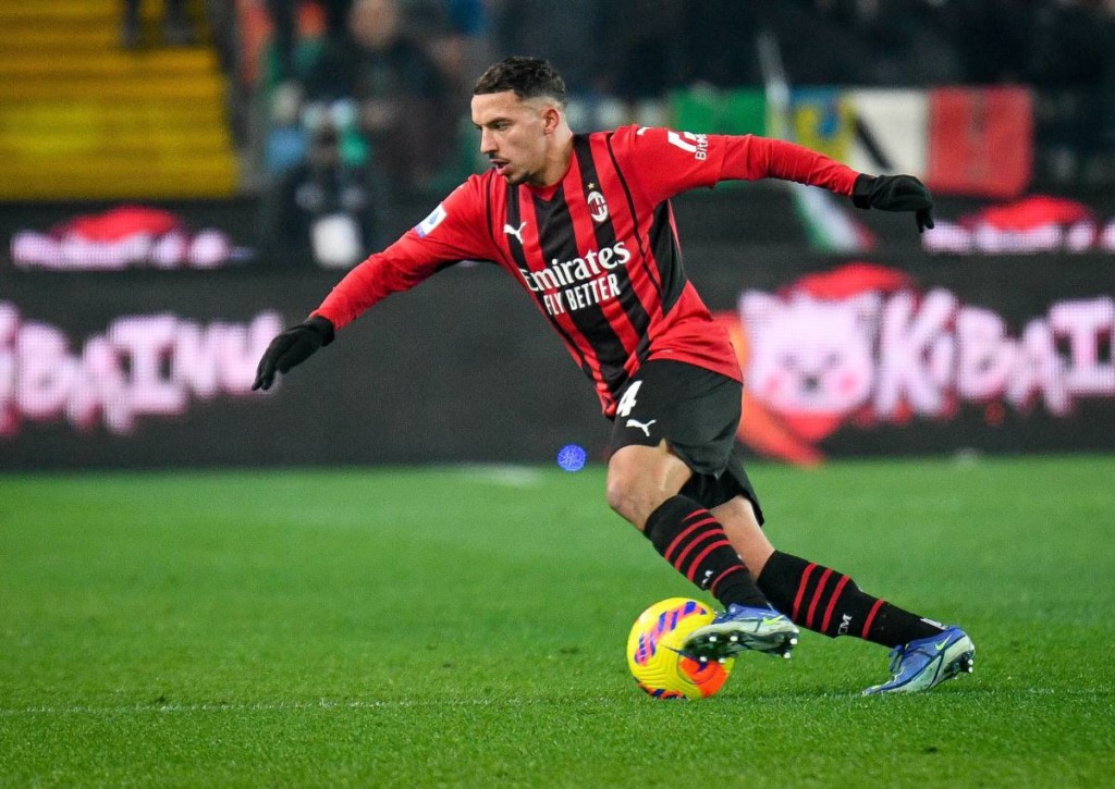 Entscheidet sich der AC Milan (im Bild: Ismael Bennacer) gegen Neapel das Spitzenspiel in Italien für sich?