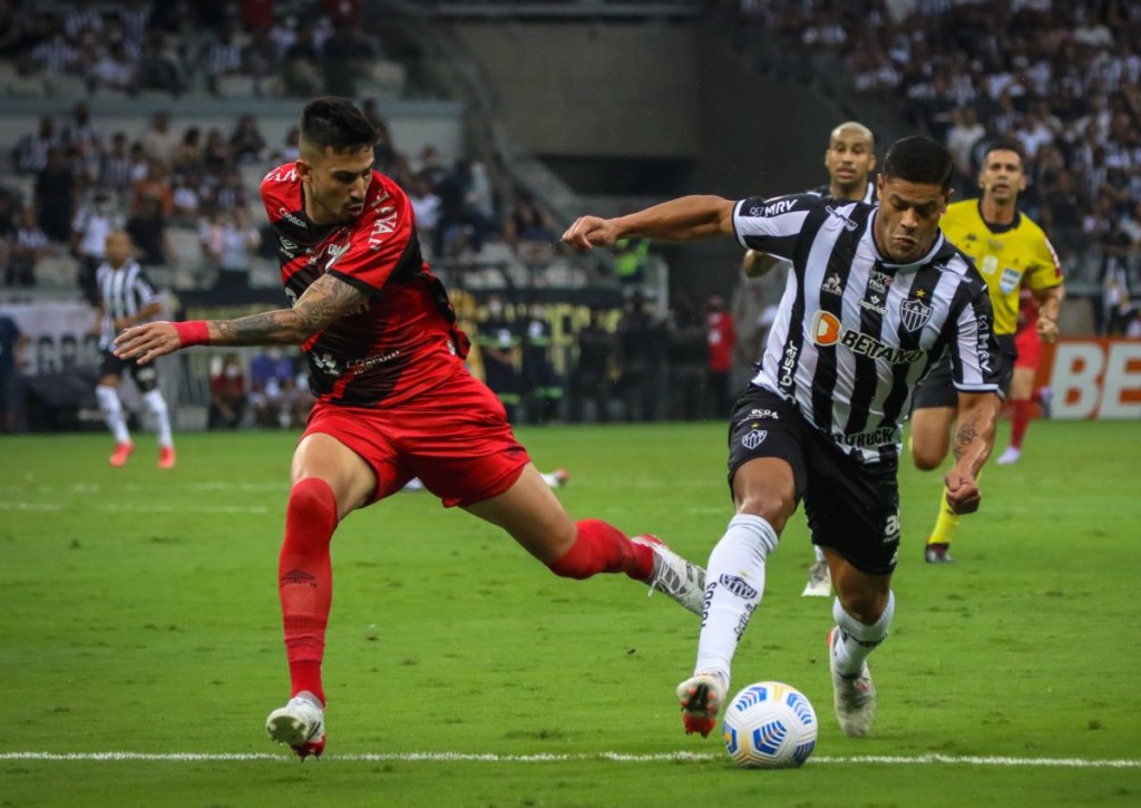 Brennt im brasilianischen Pokalfinalrückspiel für Atletico MG gegen Athletico PR noch etwas an? © IMAGO / Fotoarena, 12.12.2021 Brennt im brasilianischen Pokalfinalrückspiel für Atletico MG gegen Athletico PR noch etwas an?