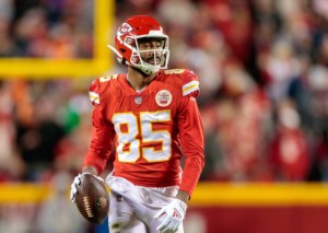 NFL-Fans dürfen sich auf die Begegnung zwischen den Kansas City Chiefs (im Bild: Marcus Kemp) und den Las Vegas Raiders freuen. © IMAGO / Icon SMI, 05.12.2021 Chiefs Raiders Tipp