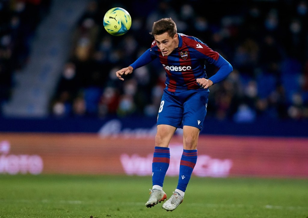 Feiert Levante (im Bild: Jorge de Frutos) ausgerechnet im Derby gegen Valencia den ersten Saisonsieg? © IMAGO / NurPhoto, 05.12.2021 Feiert Levante (im Bild: Jorge de Frutos) ausgerechnet im Derby gegen Valencia den ersten Saisonsieg?