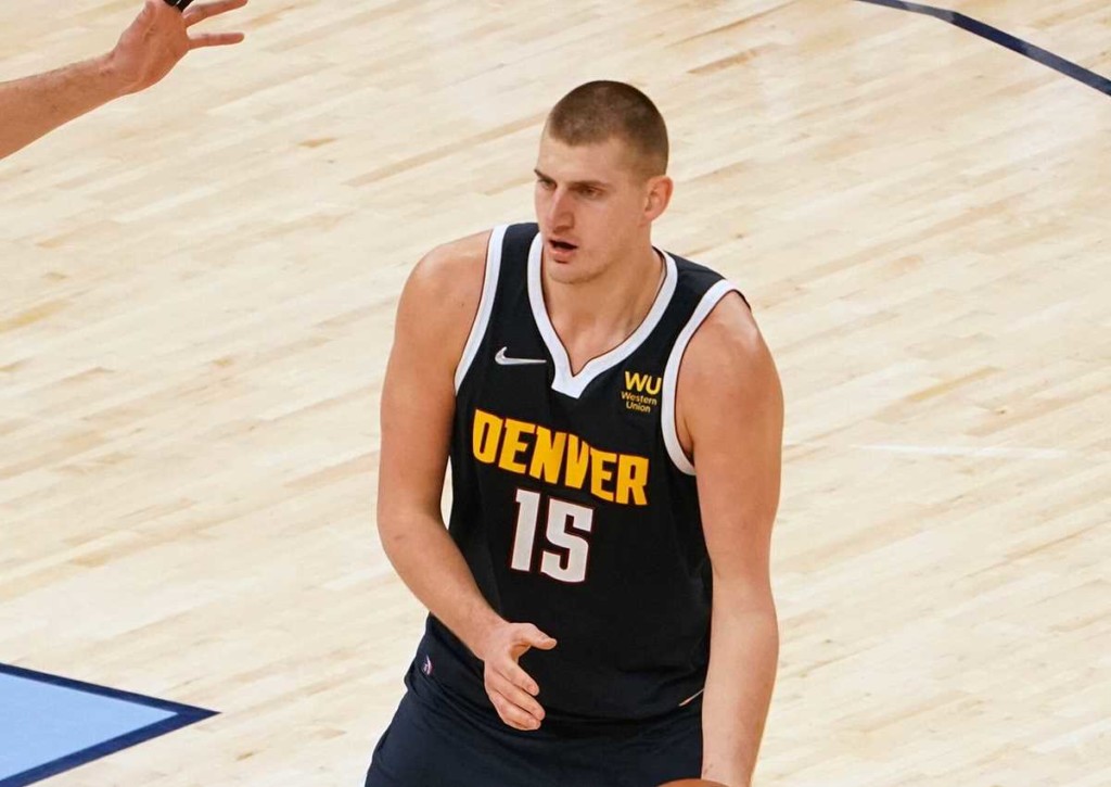 Jokic und die Nuggets sind gegen San Antonio knapper Favorit © IMAGO / Agencia EFE, 02.11.2021 San Antonio Spurs Denver Nuggets Tipp