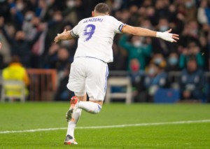 Wie oft schlägt Karim Benzema für Real Madrid gegen Cadiz zu? © IMAGO / Action Plus, 12.12.2021 Wie oft schlägt Karim Benzema für Real Madrid gegen Cadiz zu?