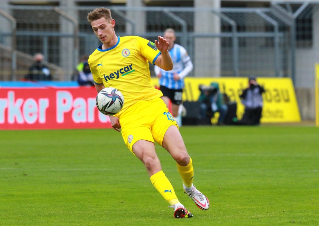 Bleibt Braunschweig mit Lion Lauberbach gegen Freiburg 2 oben dran?