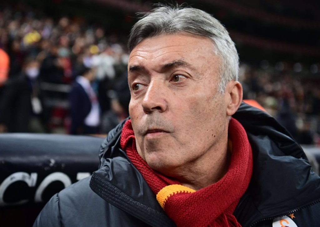 Steht Trainer Torrent bei Galatasaray nach einer Niederlage bei Göztepe schon vor der Ablösung? © IMAGO / Seskim Photo, 12.02.2022 Steht Trainer Torrent bei Galatasaray nach einer Niederlage bei Göztepe schon vor der Ablösung?