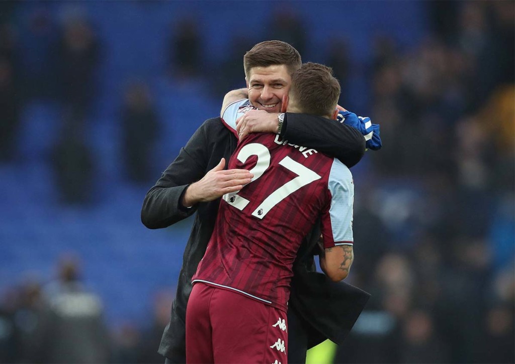 Bestätigt Villa (im Bild: Steven Gerrard & Lucas Digne) seinen Aufwärtstrend? © IMAGO / Shutterstock, 22.01.2022 Aston Villa Leeds Tipp