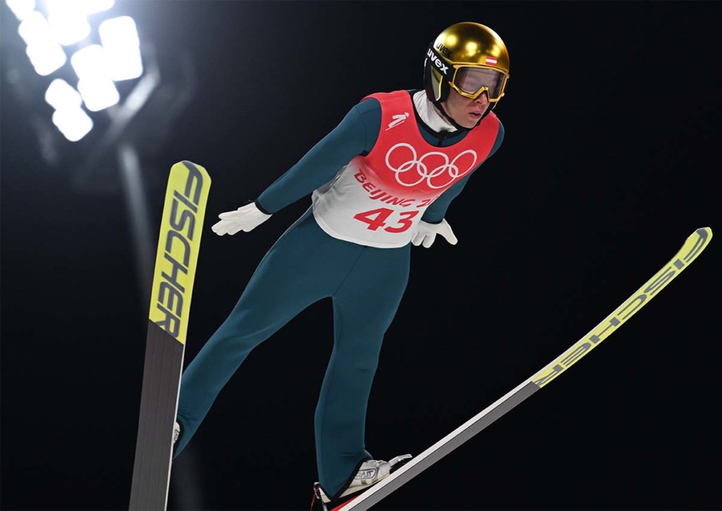 Ist Stefan Kraft rechtzeitig für das Olypische Springen auf der Großschanze wieder in Topform? © IMAGO / Xinhua, 06.02.2022