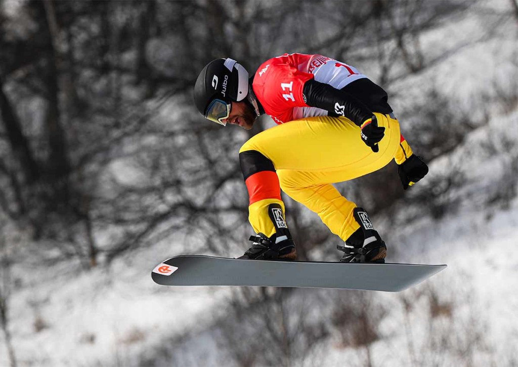 Holen Jana Fischer & Martin Nörl (im Bild) im Mixed-Team beim Snowboard-Cross Edelmetall? © IMAGO / LaPresse, 10.02.2022