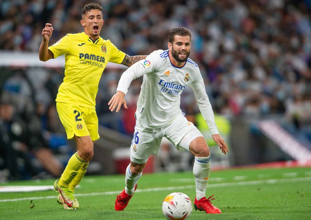 Schnappt sich Real Madrid (im Bild: Nacho) die drei Punkte in Villarreal (im Bild: Pino)? © IMAGO / Action Plus, 26.09.2021 Villarreal Real Madrid Tipp