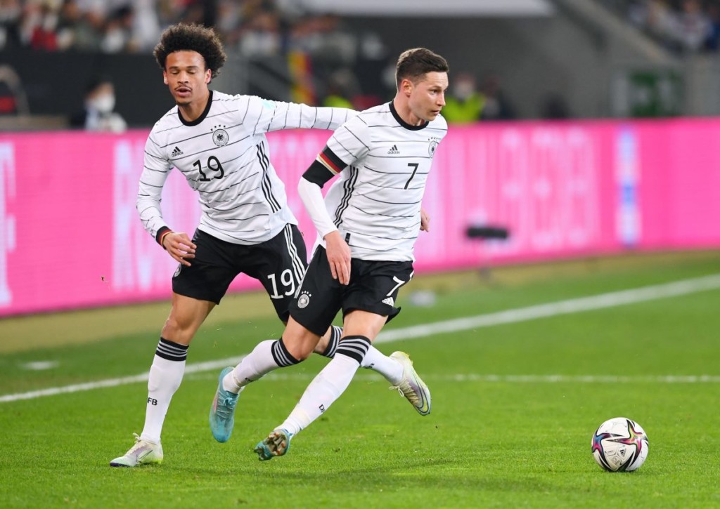 Bleibt Flicks Weste auch nach dem Klassiker Holland gegen Deutschland blütenweiß?