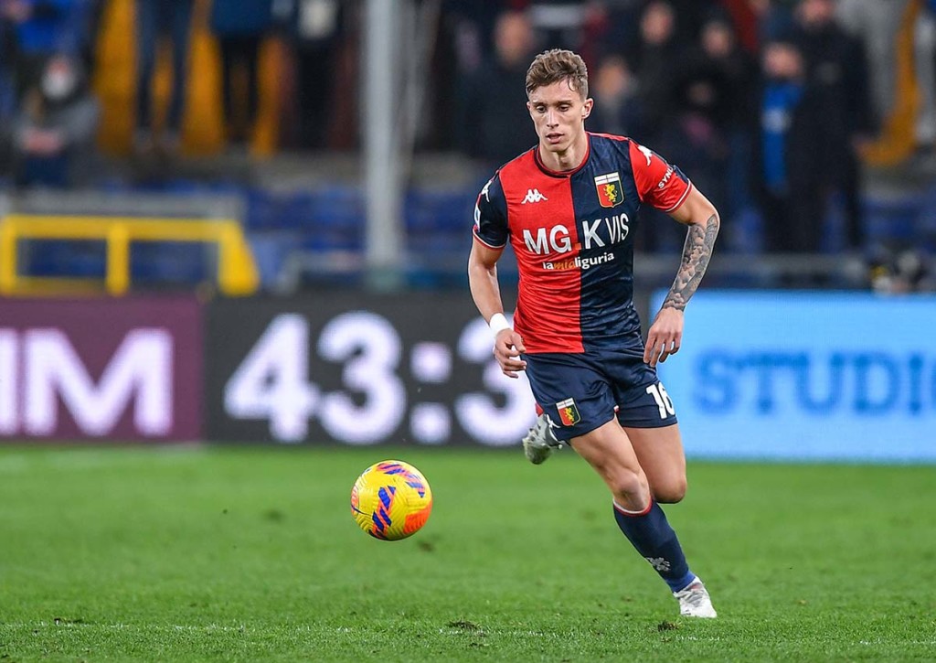 Genua (im Bild: Riccardo Calafiori) und Turin kämpfen im direkten Duell um die drei Punkte. © IMAGO / ZUMA Press, 25.02.2022 Genua Turin Tipp