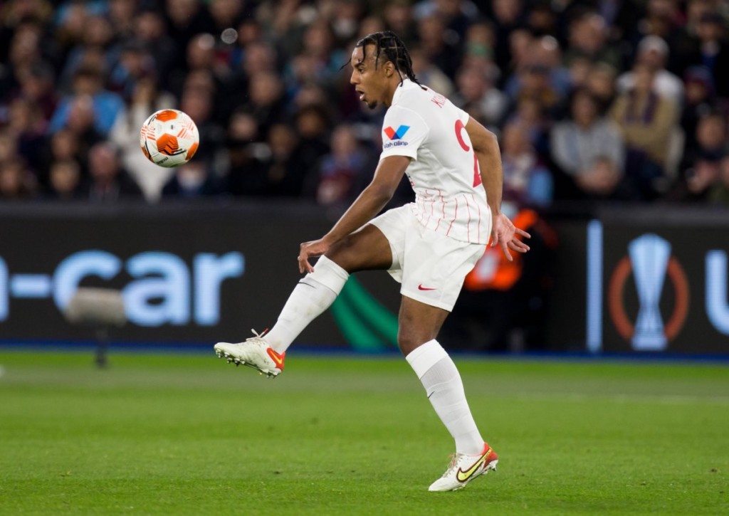 Schießt sich Sevilla (im Bild: Jules Kounde) gegen Real Sociedad den EL-Frust von der Seele?