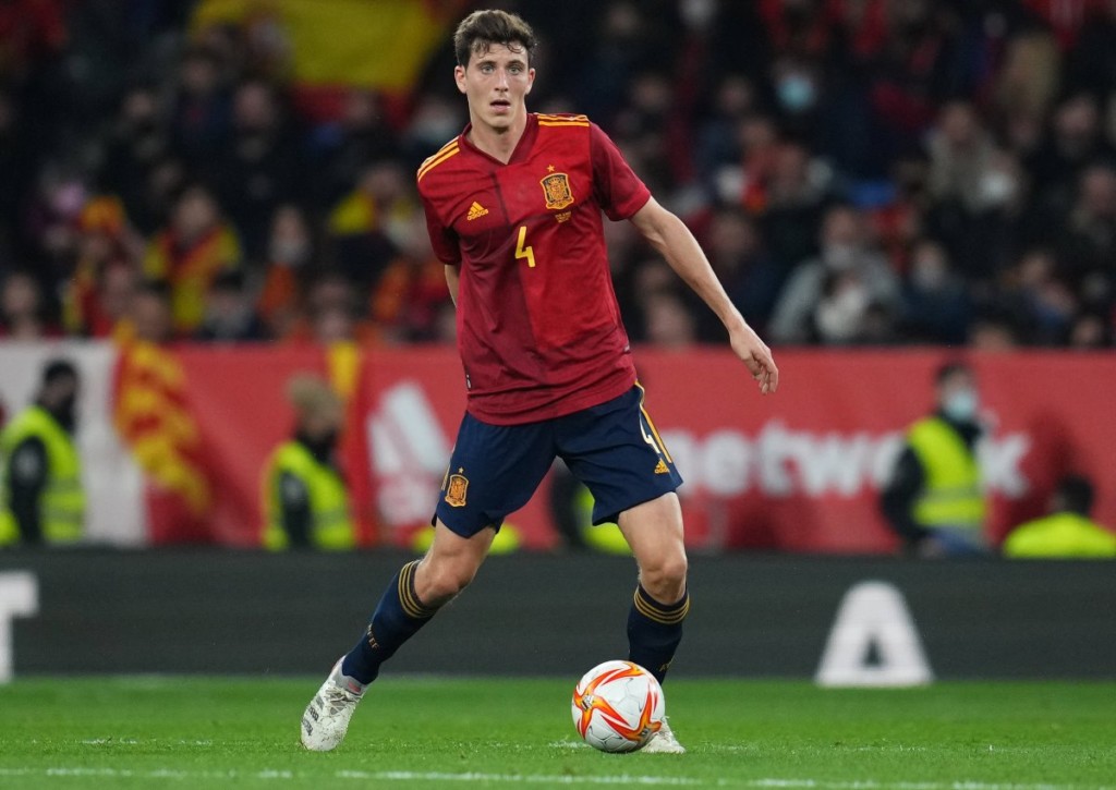 Kann Spanien (im Bild: Pau Torres) gegen Island mal wieder vollends überzeugen?