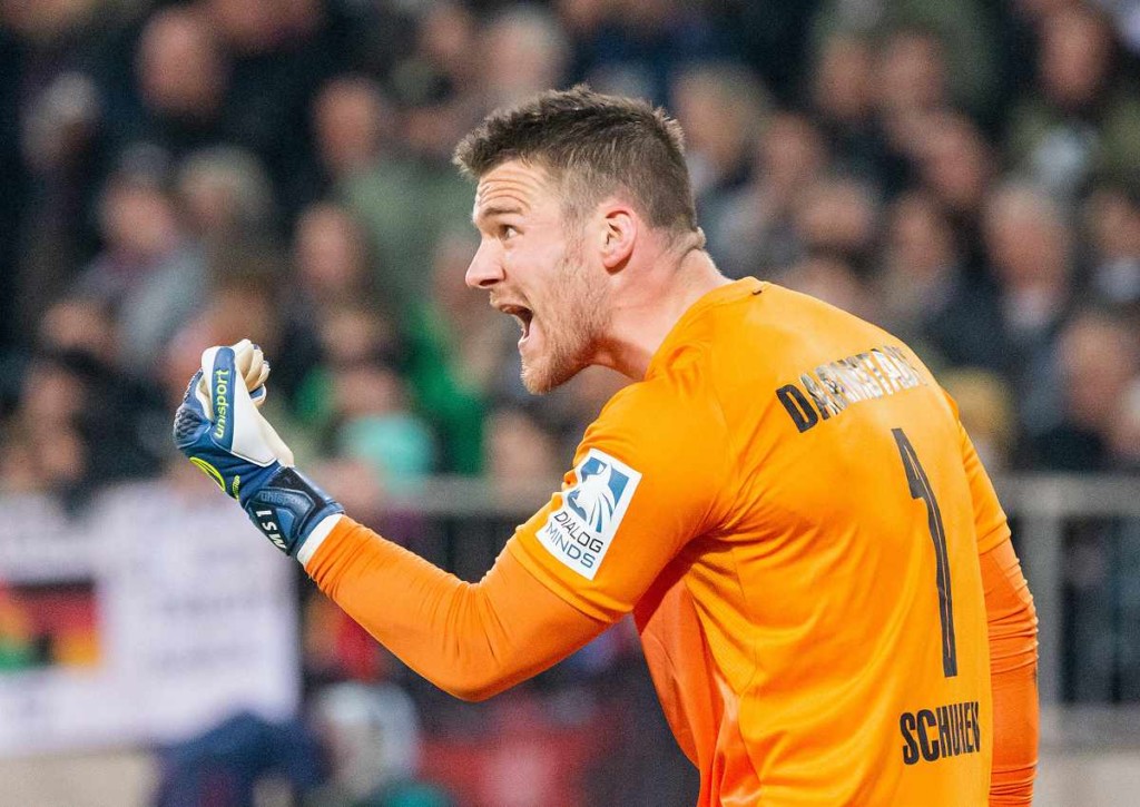 Muss Darmstadt-Keeper Schuhen gegen Aue hinter sich greifen? © IMAGO / Lobeca, 23.04.2022 Darmstadt Aue Tipp