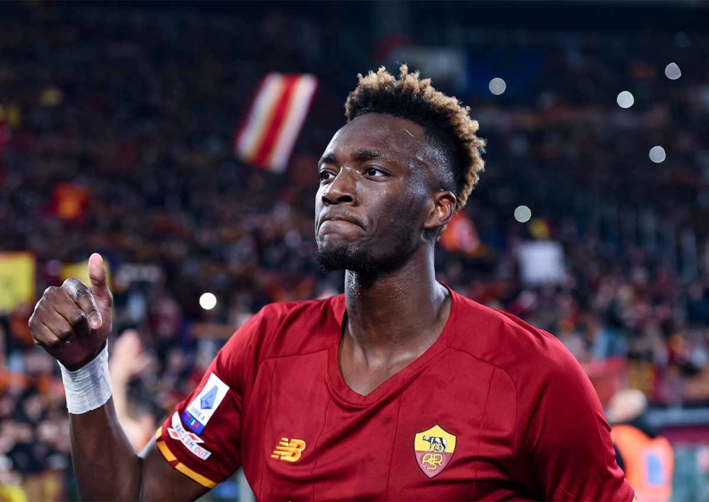 Feiert die AS Rom (im Bild: Tammy Abraham) nach der Niederlage in der Europa League gegen Salernitana einen ungefährdeten Sieg? © IMAGO / NurPhoto, 20.03.2022 AS Rom Salernitana Tipp
