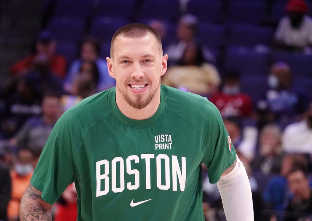 Daniel Theis und die Boston Celtics wollen die Milwaukee Bucks aus den Playoffs kegeln. © IMAGO / Agencia EFE, 10.04.2022 Celtics Bucks Tipp