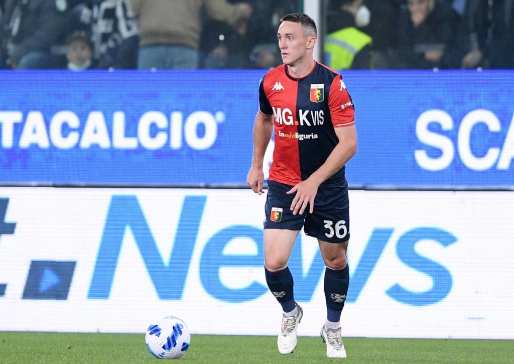 Setzt Genua (im Bild: Silvan Hefti) in Neapel die Aufholjagd im Tabellenkeller fort?