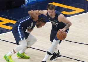 Gewinnen die Mavericks (im Bild: Brunson, Doncic) gegen die Warriors? © IMAGO / Agencia EFE, 23.04.2022 Dallas Mavericks Golden State Warriors Game 3 Tipp
