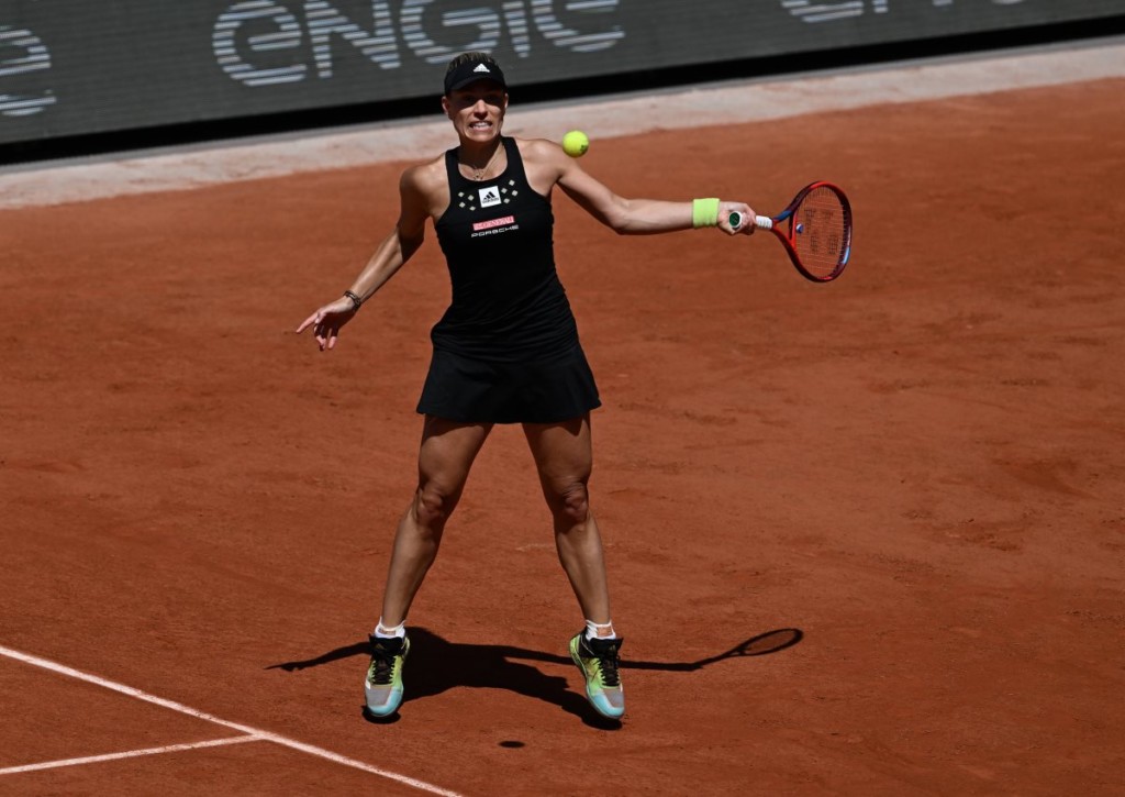 Setzt Kerber gegen Sasnovich ihren Erfolgslauf auf Sand fort? © IMAGO / Paul Zimmer, 25.05.2022 Setzt Kerber gegen Sasnovich ihren Erfolgslauf auf Sand fort?