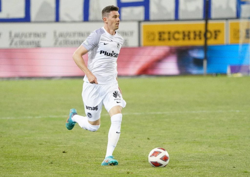 Erledigen die Young Boys (im Bild: Christian Fassnacht) gegen die Grasshoppers die eigenen Hausaufgaben?