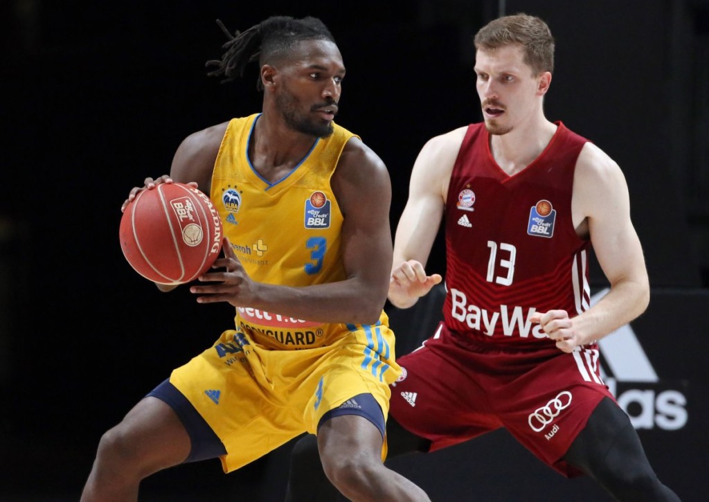 Holt sich ALBA Berlin in Spiel 2 gegen die Bayern schon eine vorentscheidende Serienführung? © IMAGO / Contrast, 10.06.2022 Holt sich ALBA Berlin in Spiel 2 gegen die Bayern schon eine vorentscheidende Serienführung?